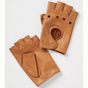 Fingerless leather gloves in tan color size large